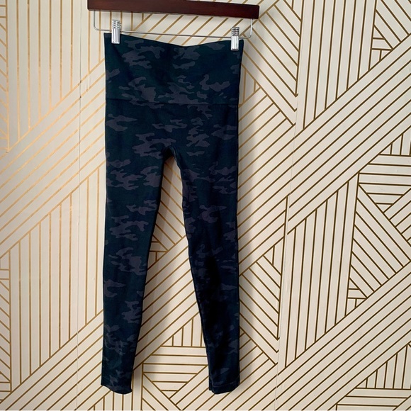 SPANX Look at Me Now Seamless Leggings Camo camouflage slimming Tummy Control M - Picture 7 of 12